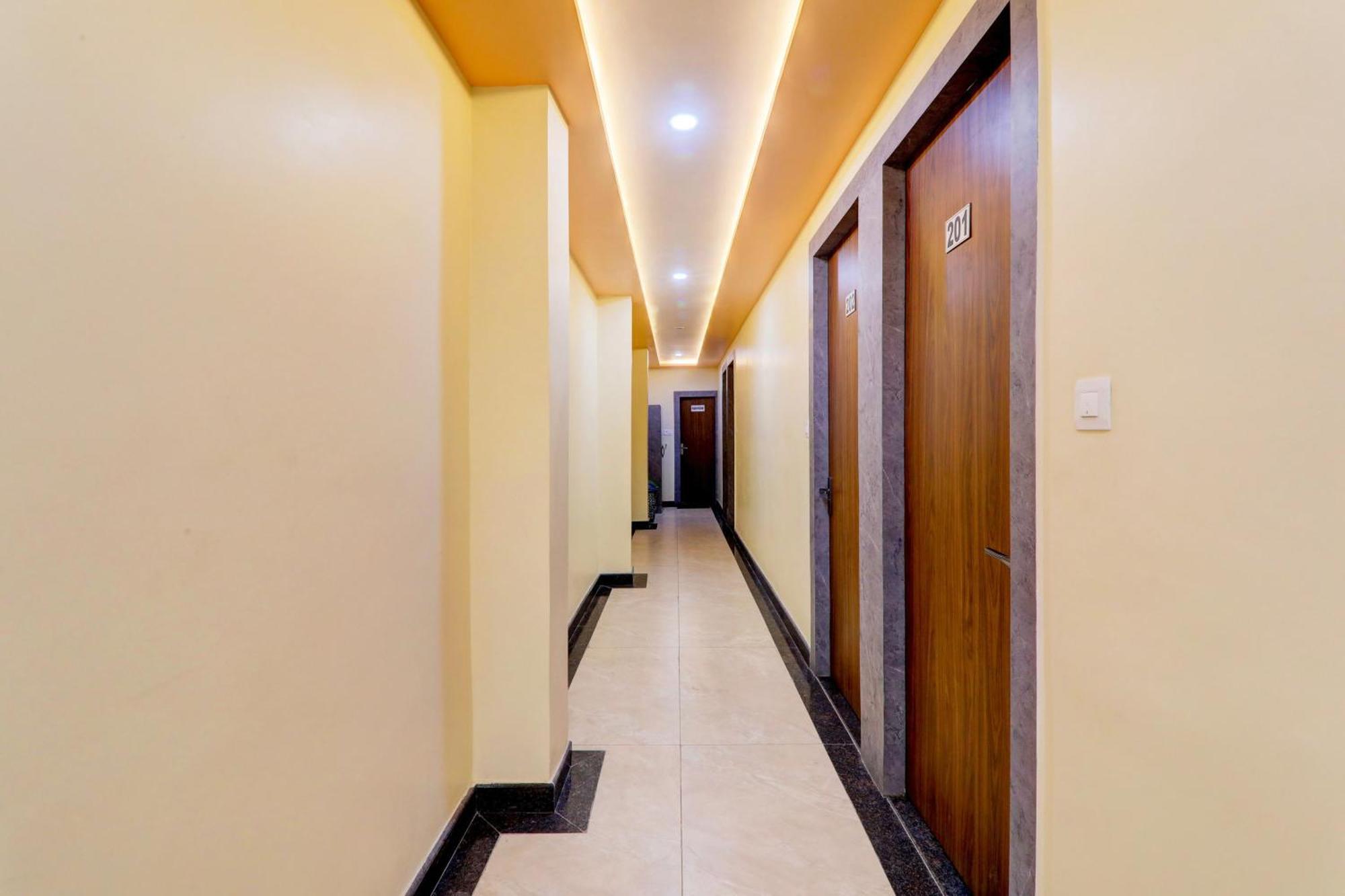 Super Hotel O Raas Plaza Kanpur Exterior photo